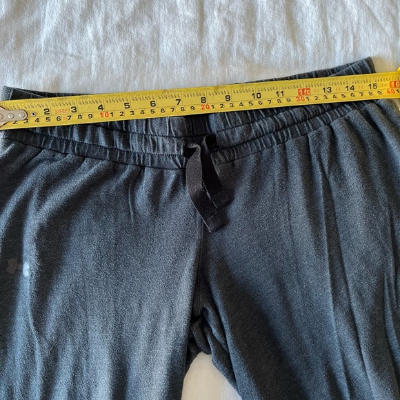 Under Armor Cropped Gym Pants - Picture 2 of 3